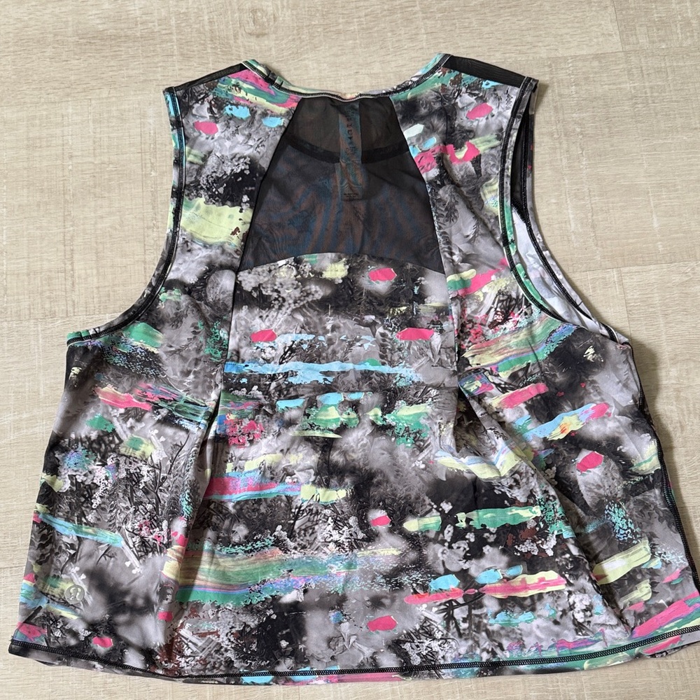 Lululemon Multicolor Abstract Muscle Tee - Picture 5 of 7
